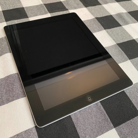 APPLE Ipad - 64GB Wifi & Cellular Model, with Bluetooth ANKER Keyboard Case - Picture 4 of 13